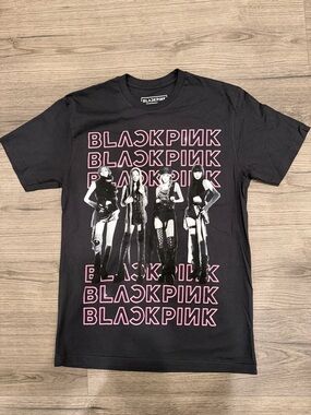 BlackPink Group Portrait BoxLunch Exclusive Tee Women’s Size Small